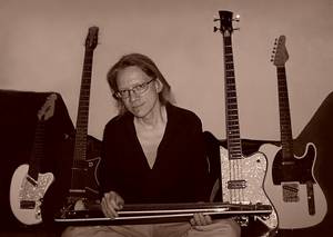 arne neumann, arne paul neumann , musician, danelectro, baritone, surfcaster, bass, framus, berlin , studiomusiker , bassist , gitarrist , slide guitar , steel guitar , lapsteel , baritone guitar , live , session , studio musician
